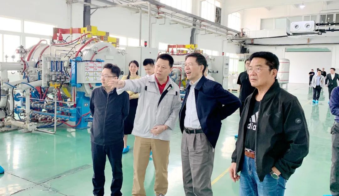 Nan Cewen, the Academician of Chinese Academy of Sciences (CAS) and Dean of the Tsinghua Materials and Science Engineering and His Group Visited for Investigation